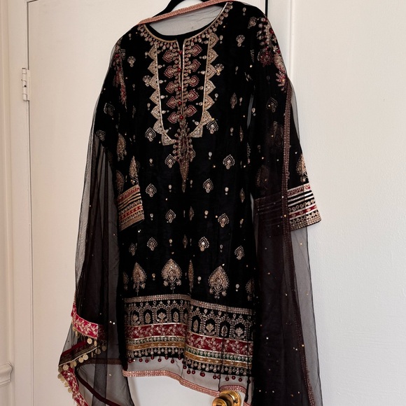 3 piece outfit from shaposh - Picture 8 of 9